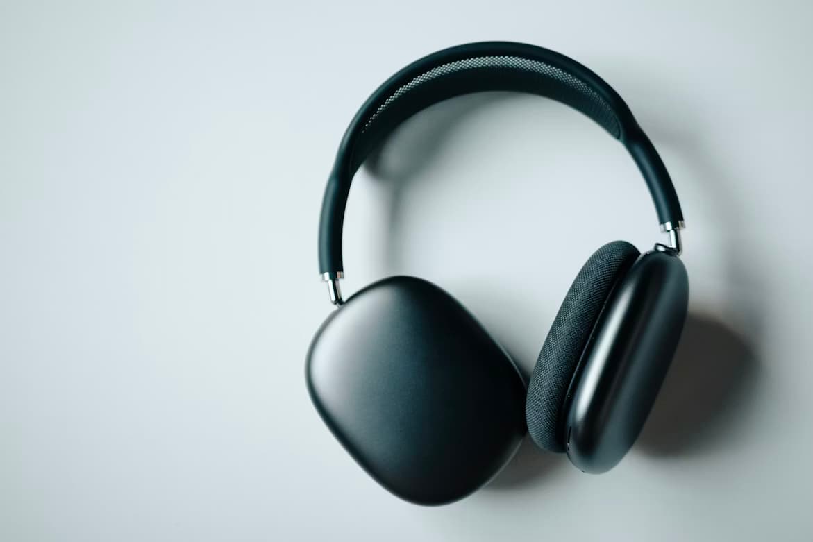Wireless Vacuum Bass Headphones – Noise Reduction & Deep Sound