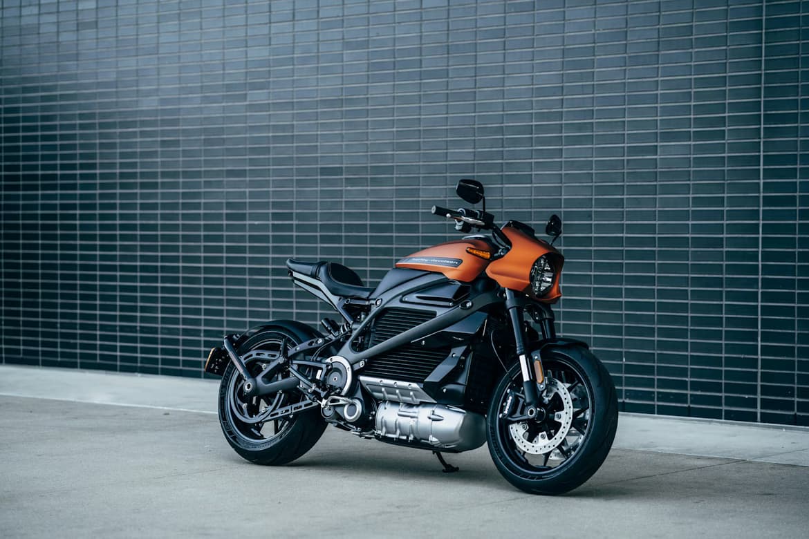 Modern Motorbike – Powerful Engine & Comfortable Riding Experience